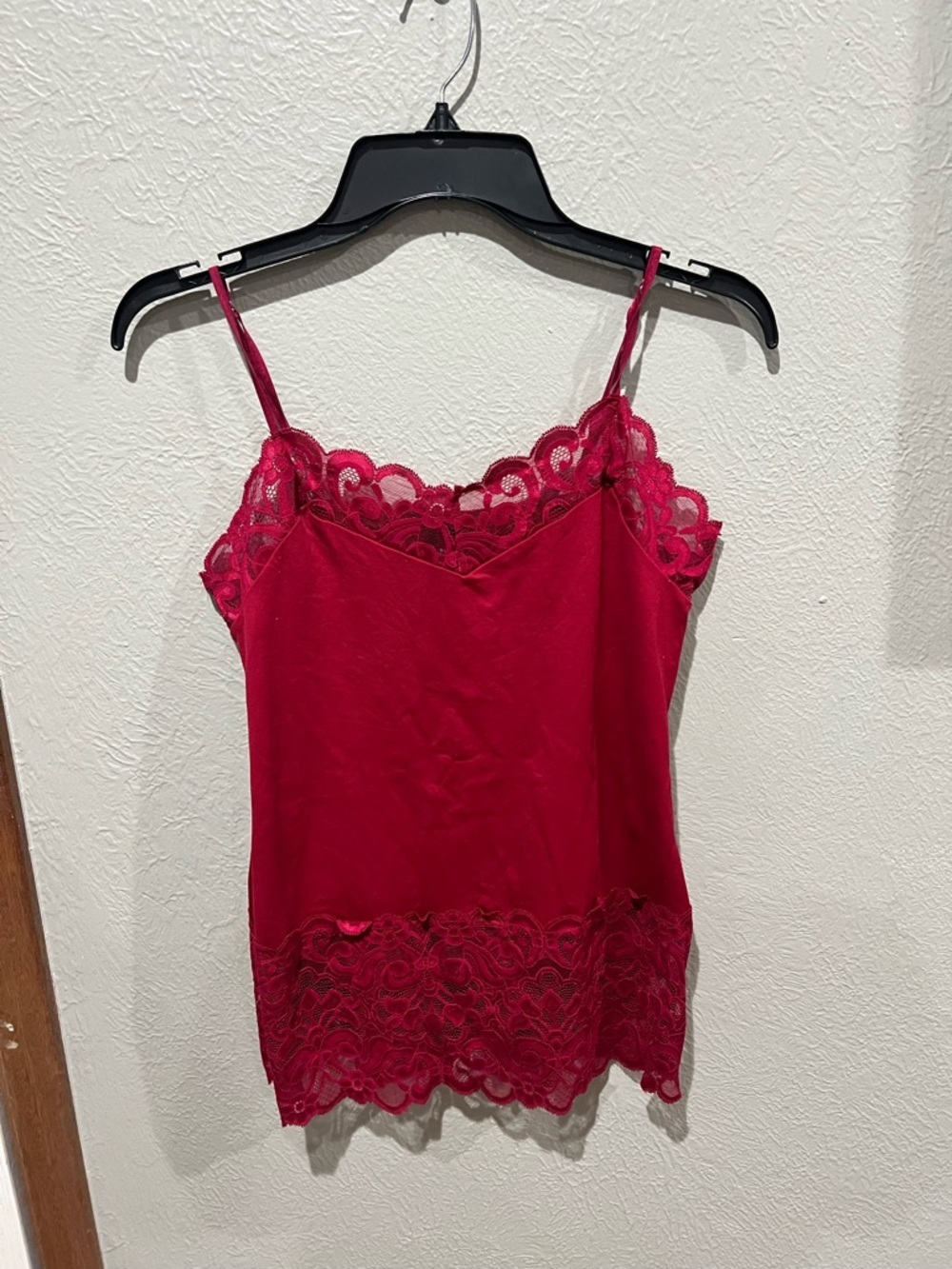 White House Black Market Cherry Red Lace-Trim Camisole Size M EUC Adjustable